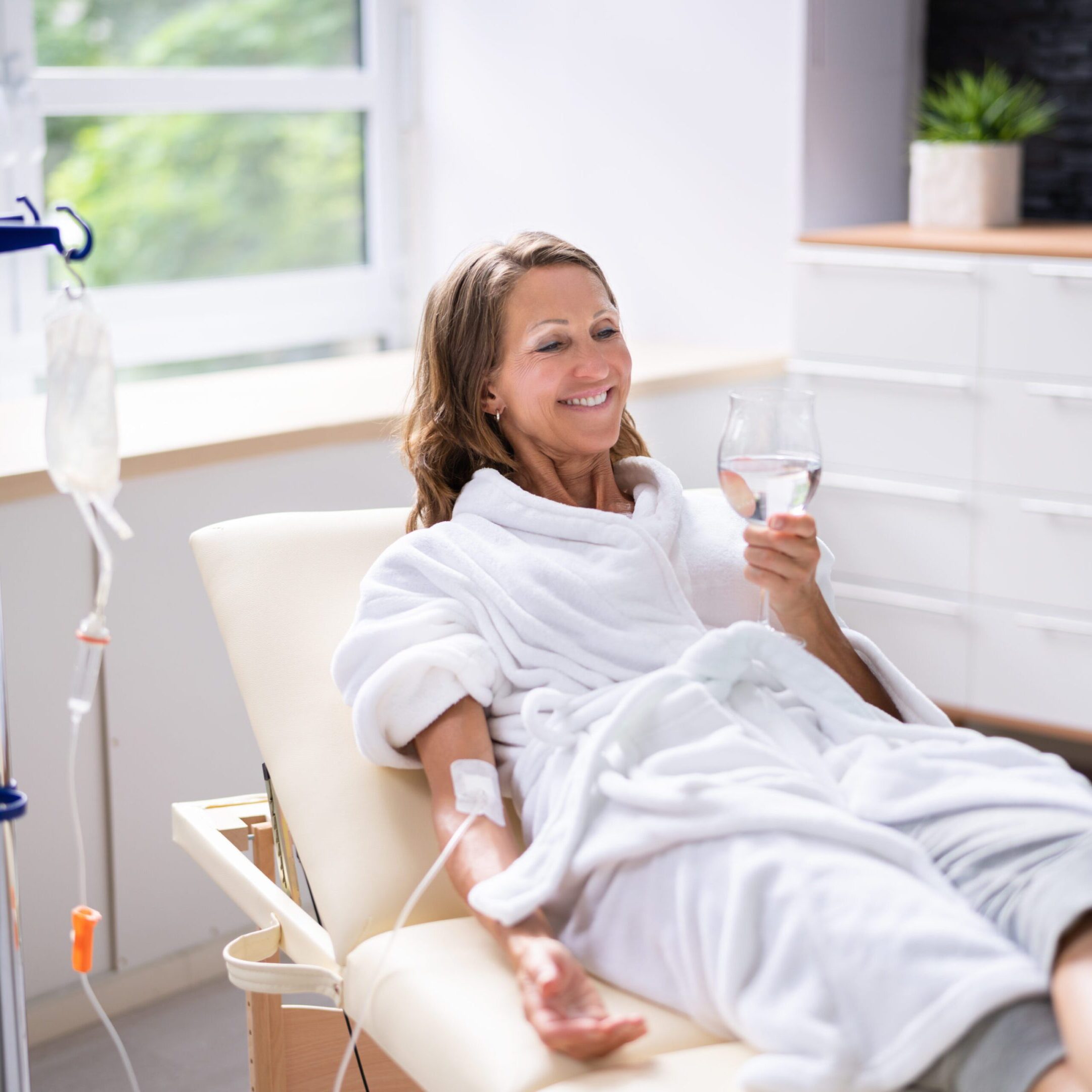 Vitamin Therapy Iv Drip Infusion In Women Blood